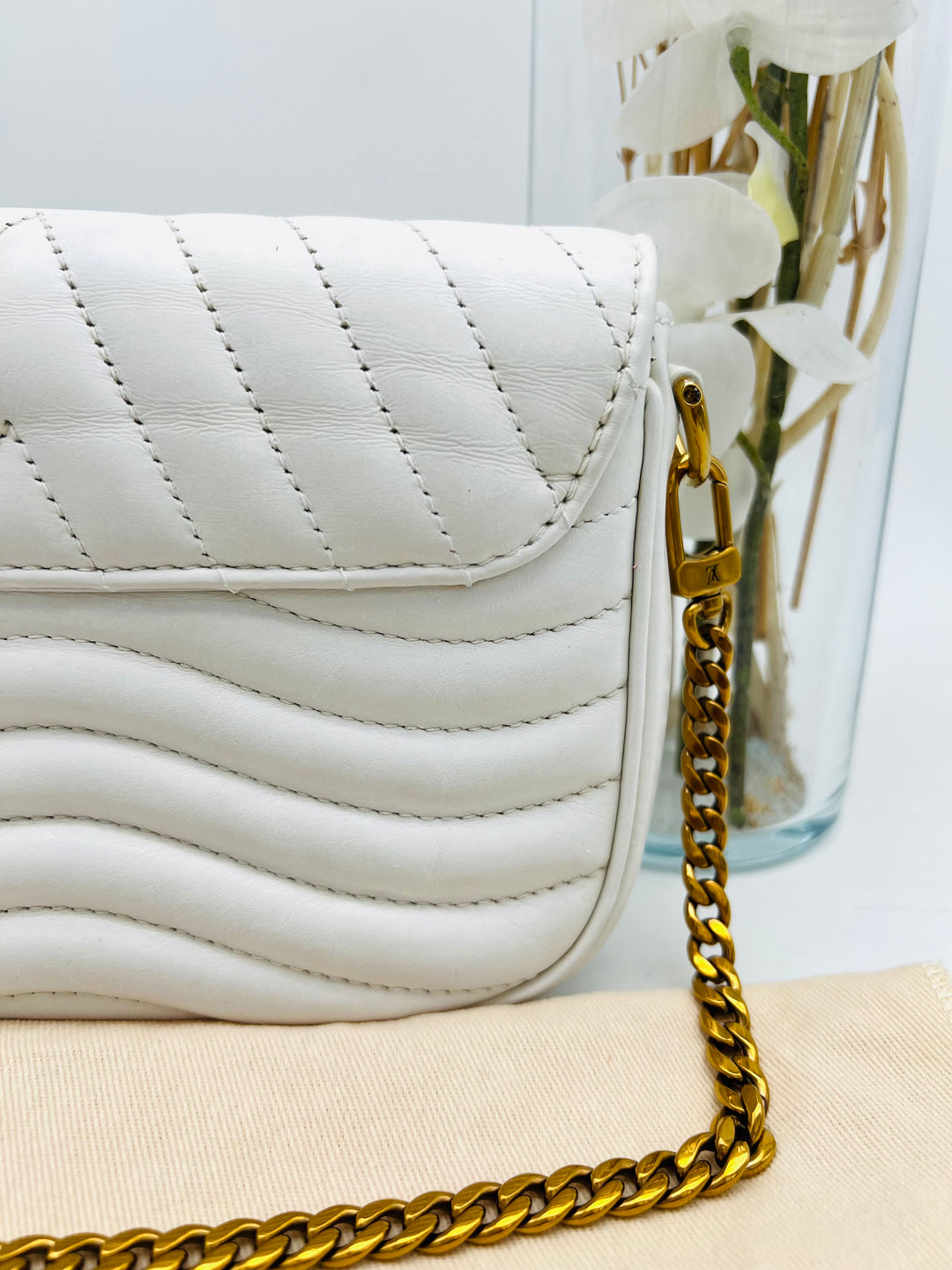 LOUIS VUITTON NEW WAVE MULTI POCHETTE