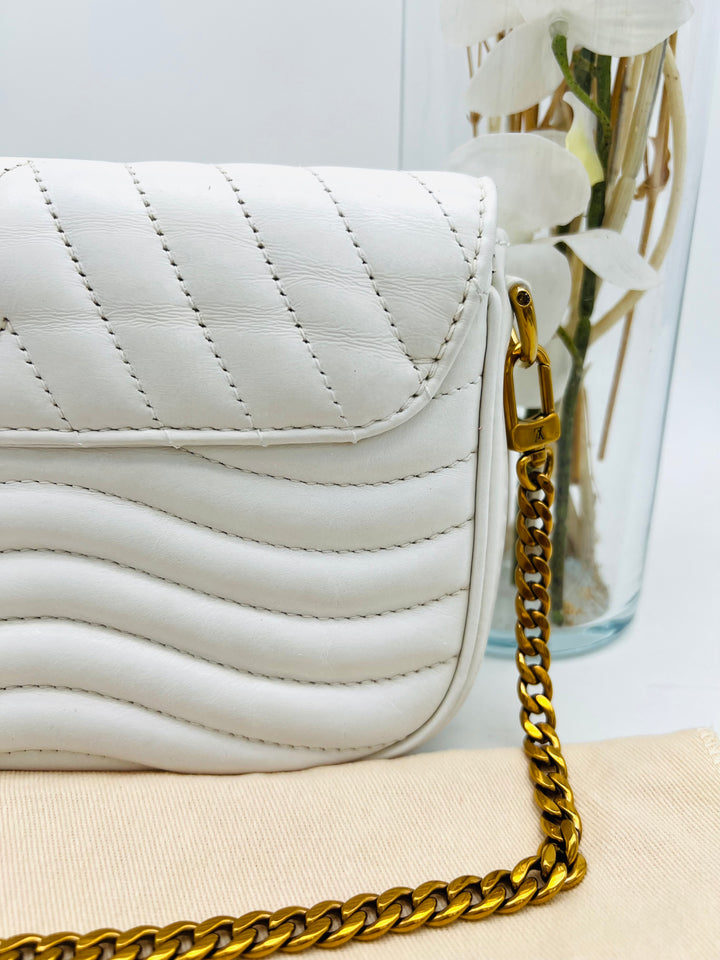 LOUIS VUITTON NEW WAVE MULTI POCHETTE