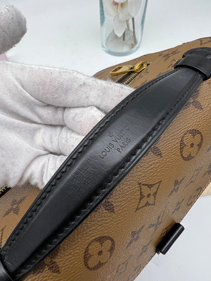 LOUIS VUITTON POCHETTE METIS MONOGRAM REVERSED