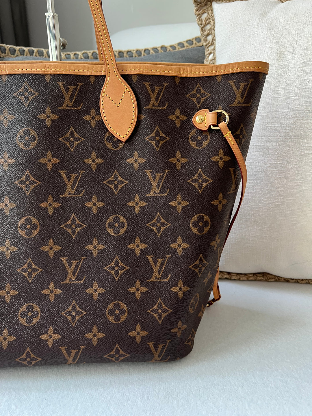 LOUIS VUITTON NEVERFULL MM MONOGR W/ POUCH ( RFID )