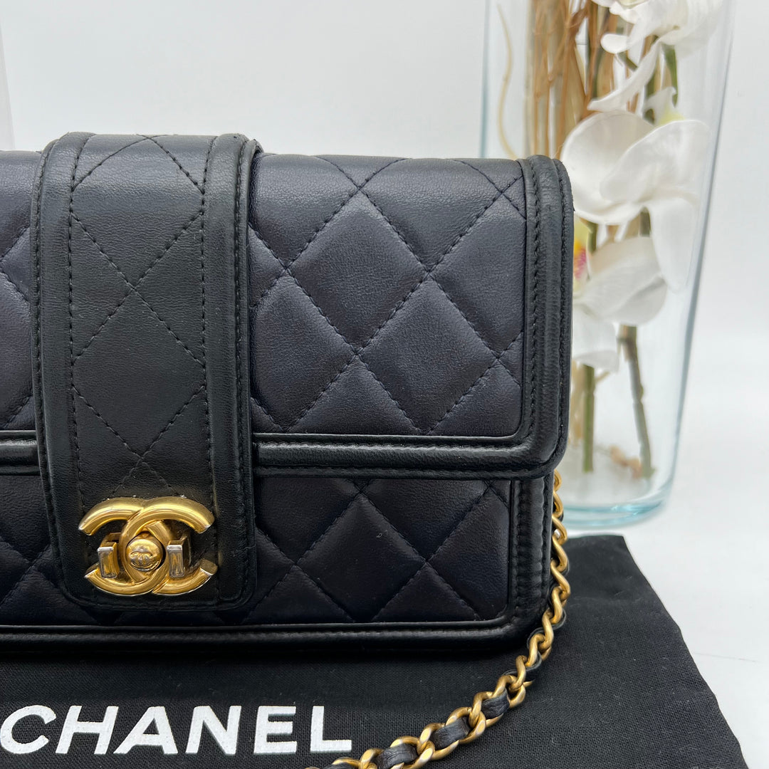 CHANEL QUILTED CC ELEGANT WALLET ON CHAIN LAMBSKIN NAVY/BLACK