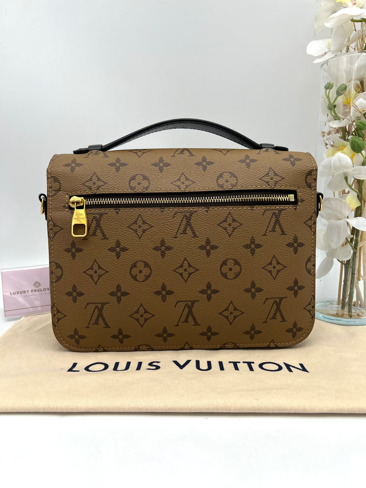 LOUIS VUITTON POCHETTE METIS MONOGRAM REVERSED