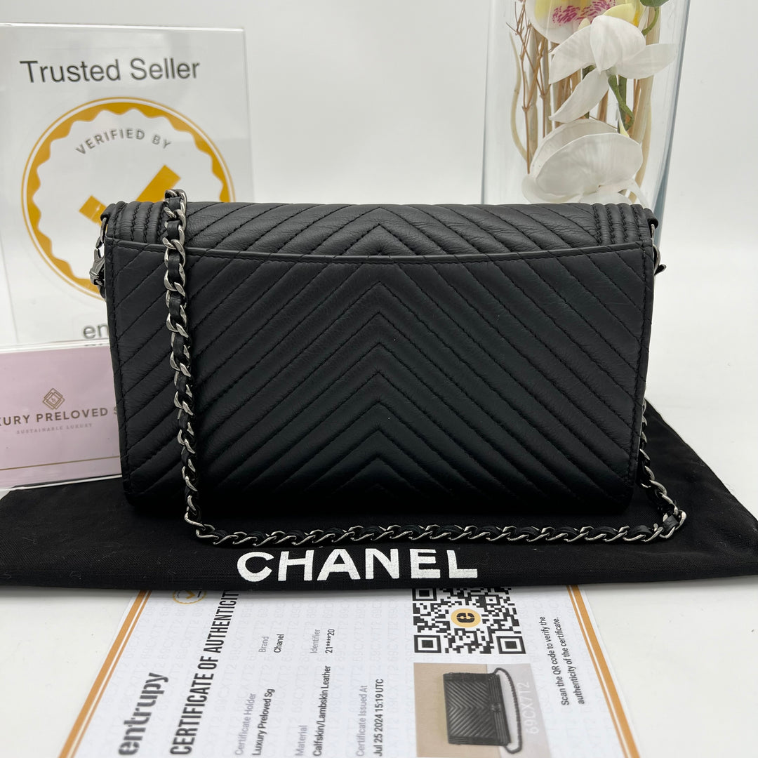 CHANEL CHEVRON CALFSKIN BOY WALLET ON CHAIN