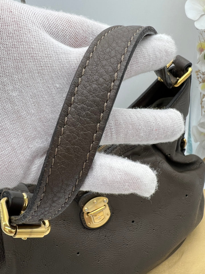 LOUIS VUITTON MAHINA XS HOBO