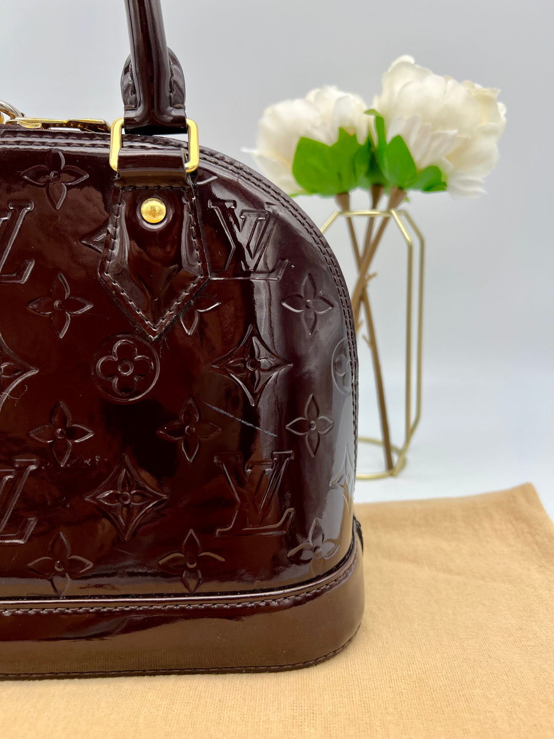 LOUIS VUITTON ALMA BB VERNIS