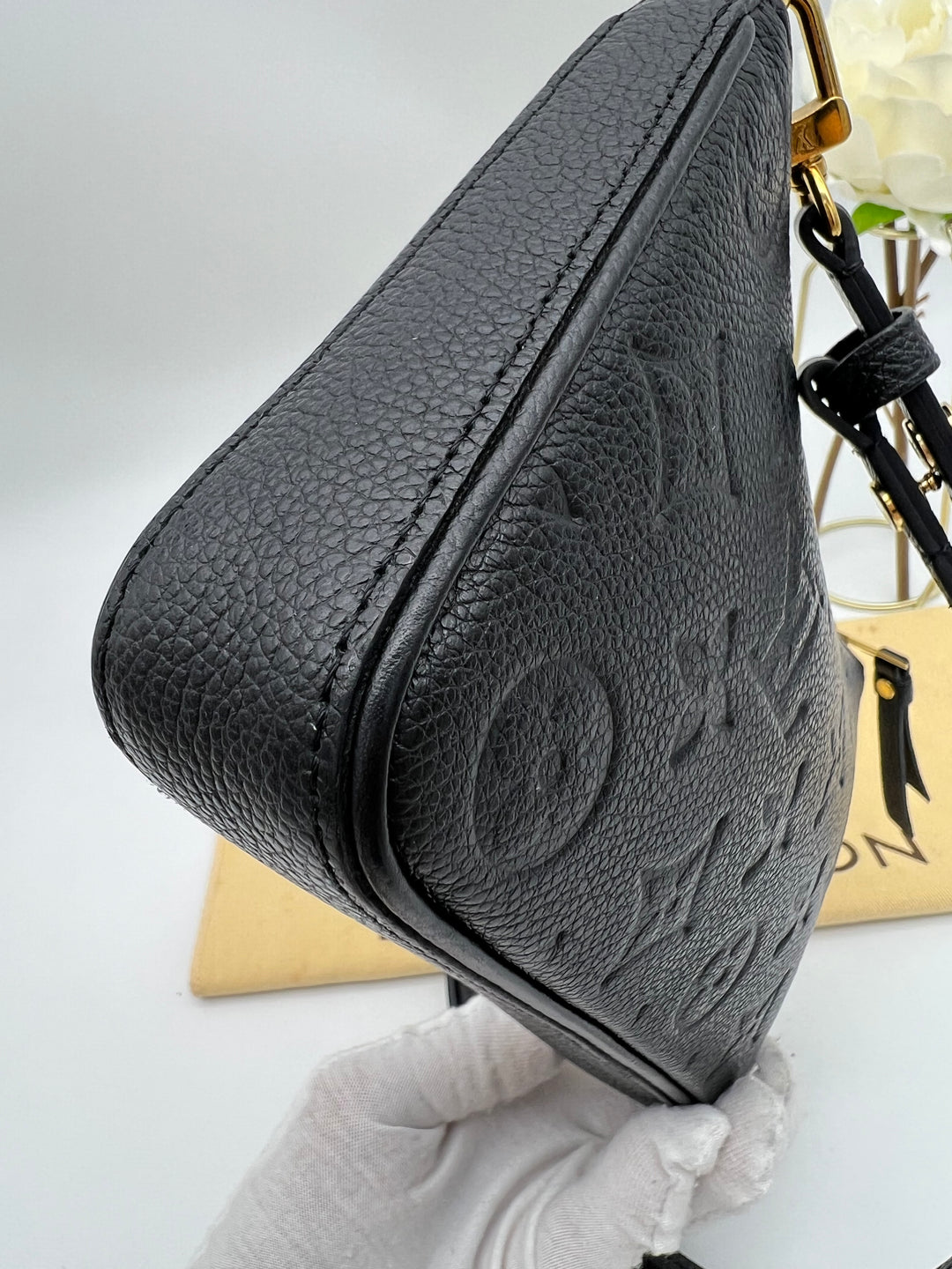LOUIS VUITTON EASY POUCH EMPRIENTE