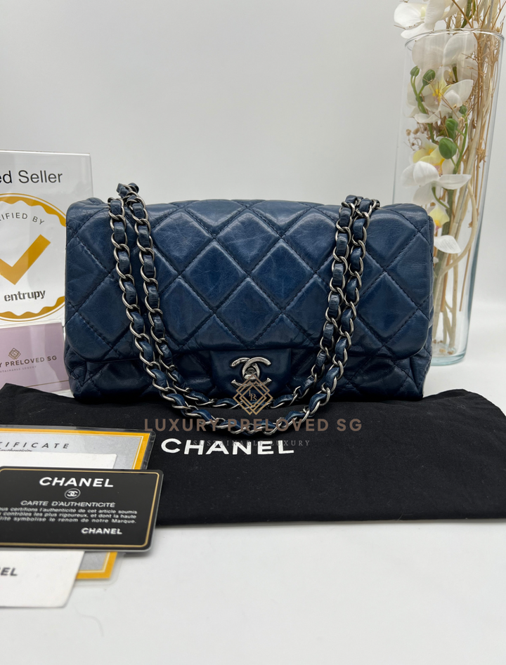 CHANEL CLASSIC EASY FLAP MEDIUM