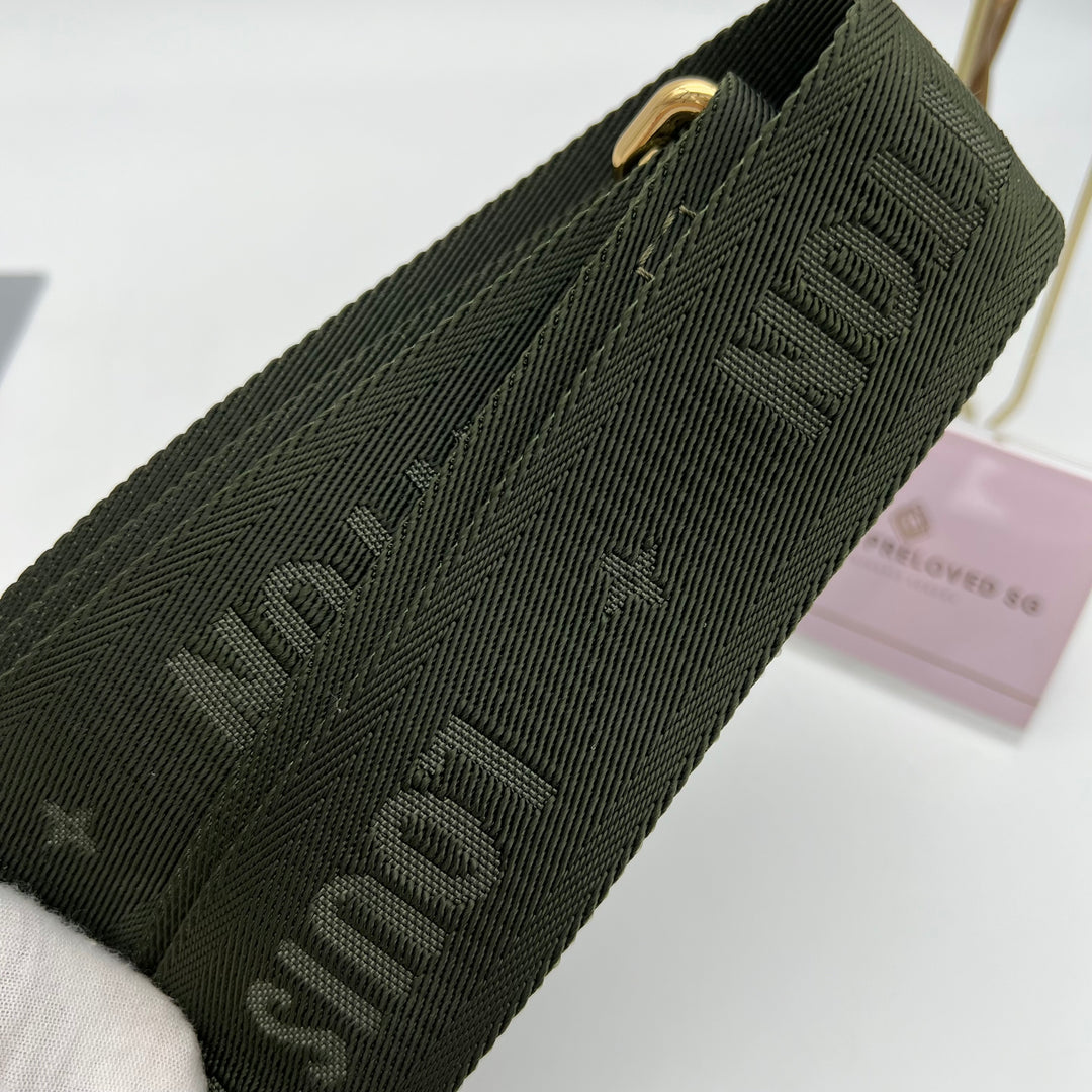 LOUIS VUITTON MULTI POCHETTE