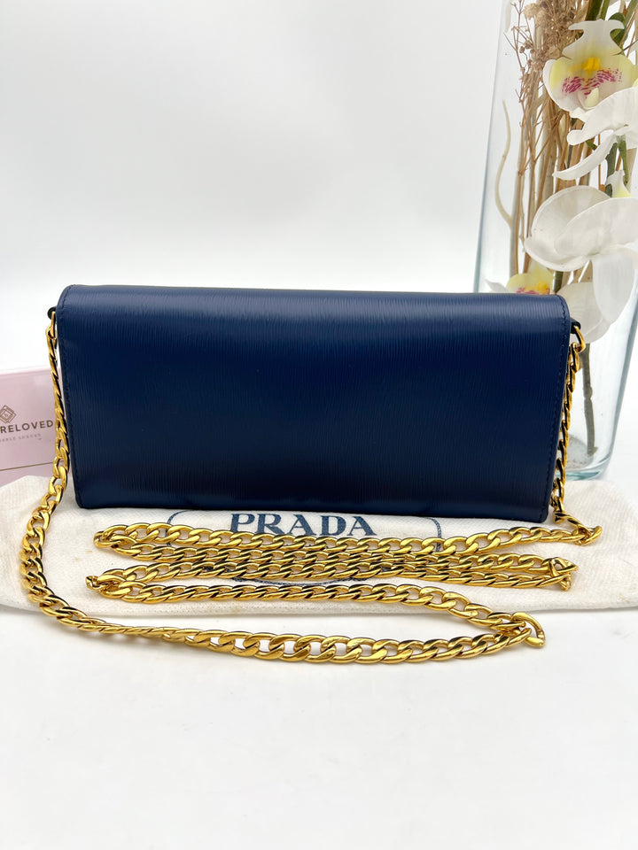 PRADA SAFFIANO WALLET ON CHAN