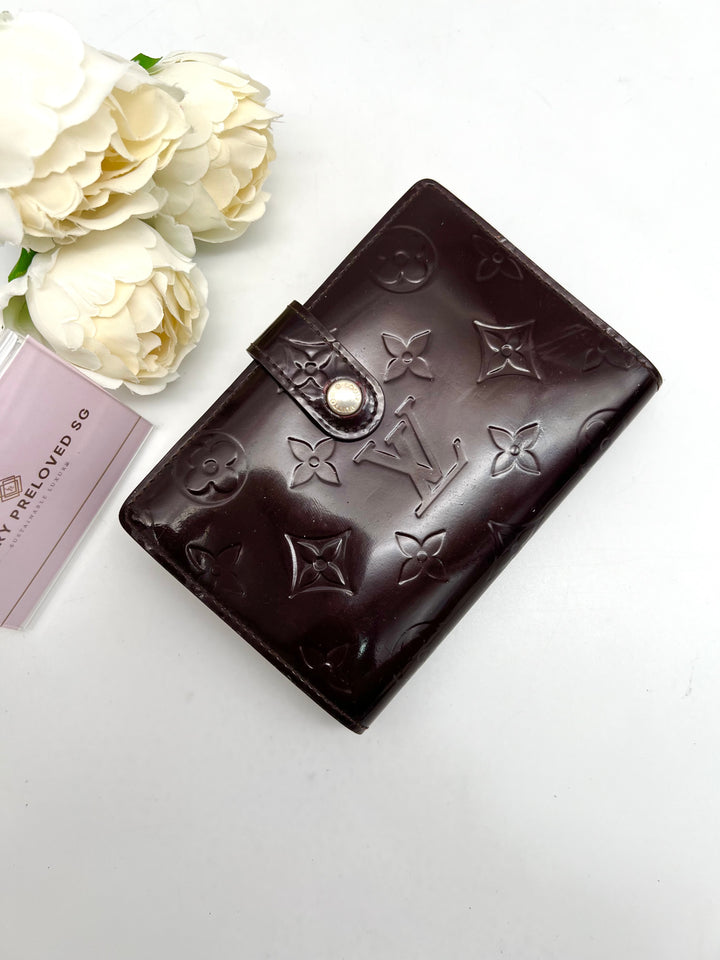 LOUIS VUITTON KISSLOCK WALLET VERNIS