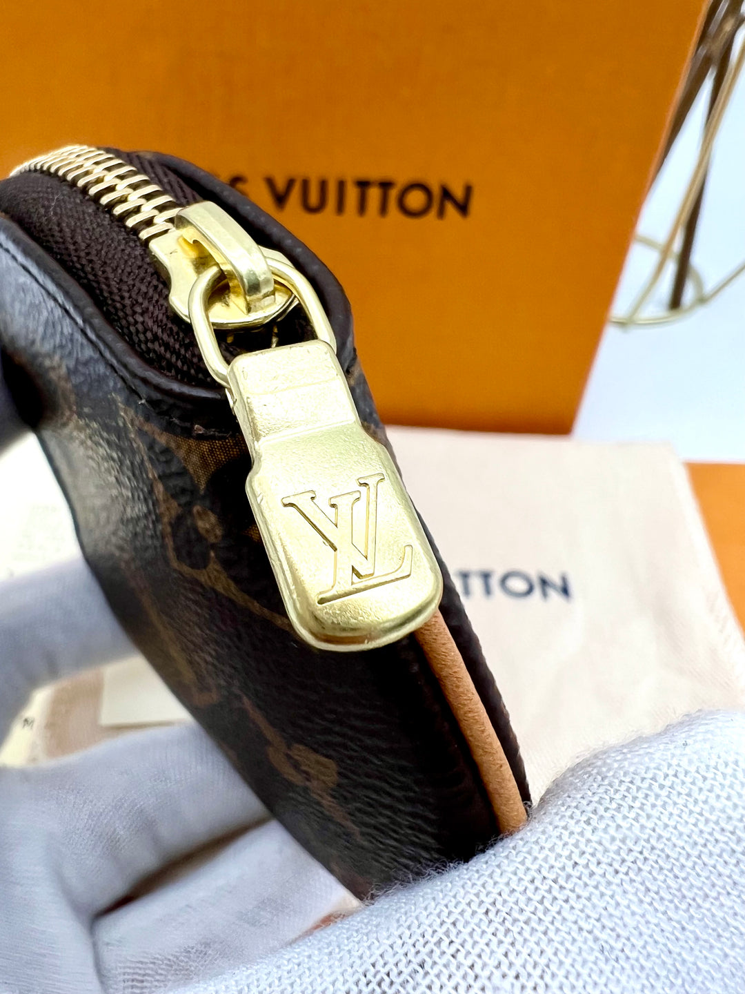 LOUIS VUITTON ROUND COIN PURSE MONOGRAM