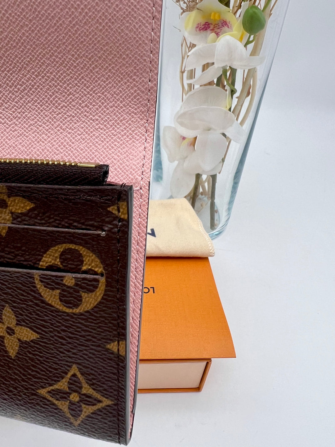 LOUIS VUITTON EMILIE  WALLET ( RFID )