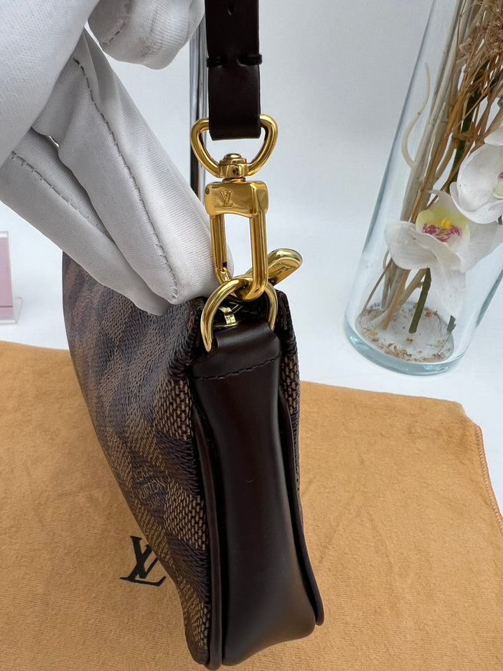 LOUIS VUITTON POCHETTE ACCESSORIES NAVONA DAMIER
