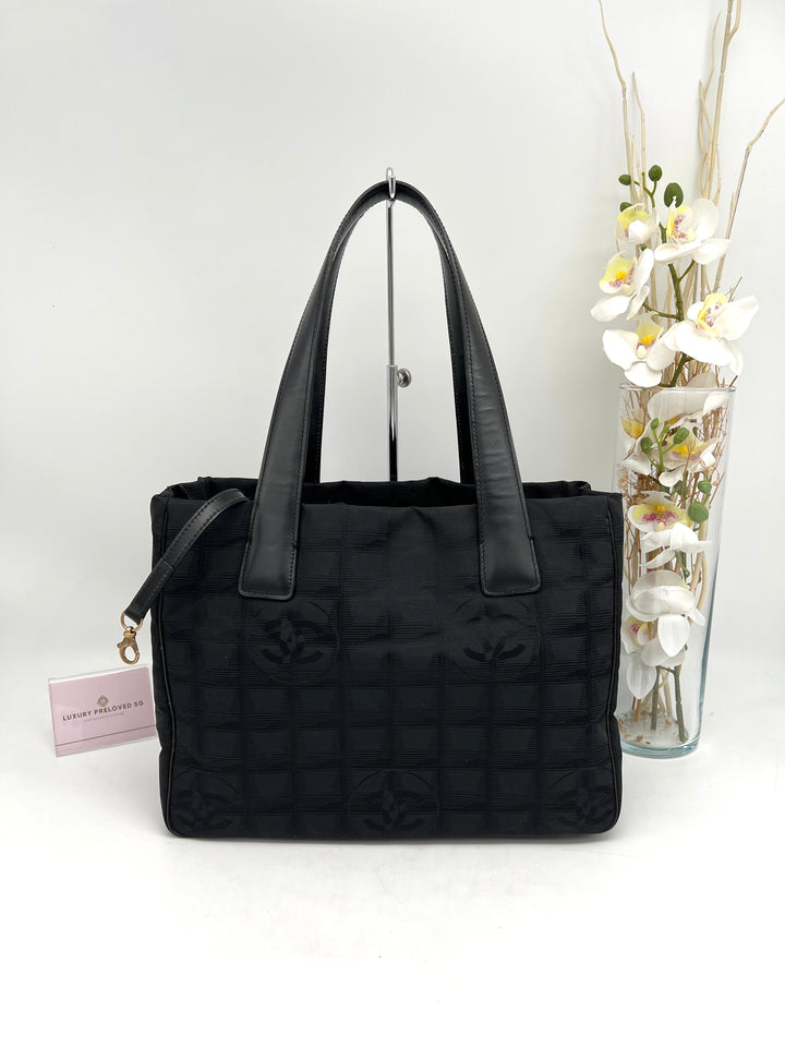 CHANEL TRAVELINE TOTE BAG