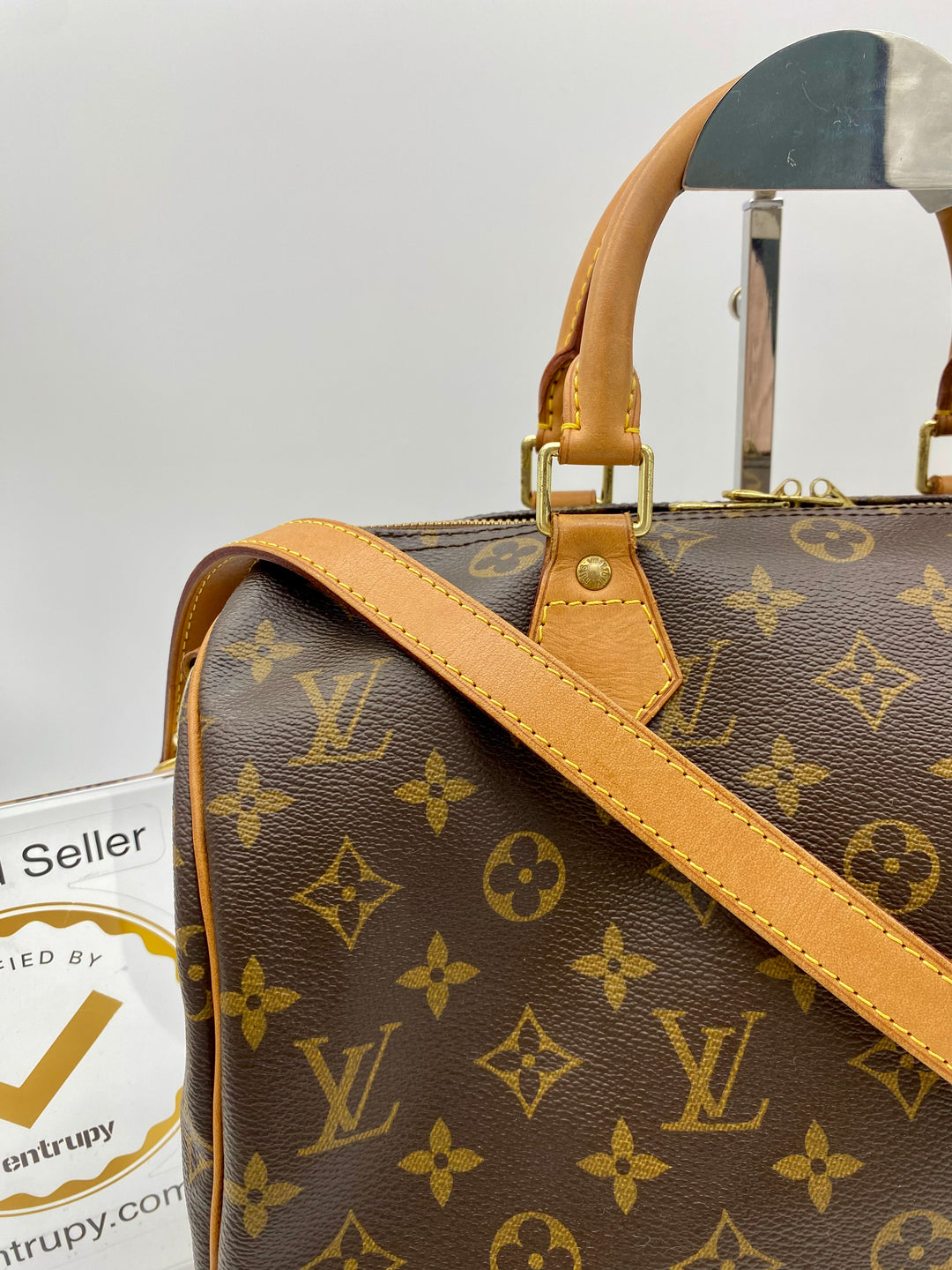 LOUIS VUITTON BANDOULIERE 30 MONOGRAM