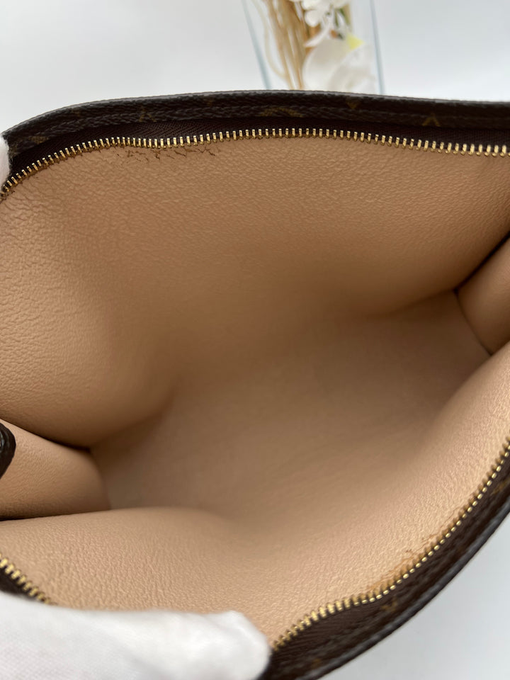 LOUIS VUITTON TOILETRY POUCH