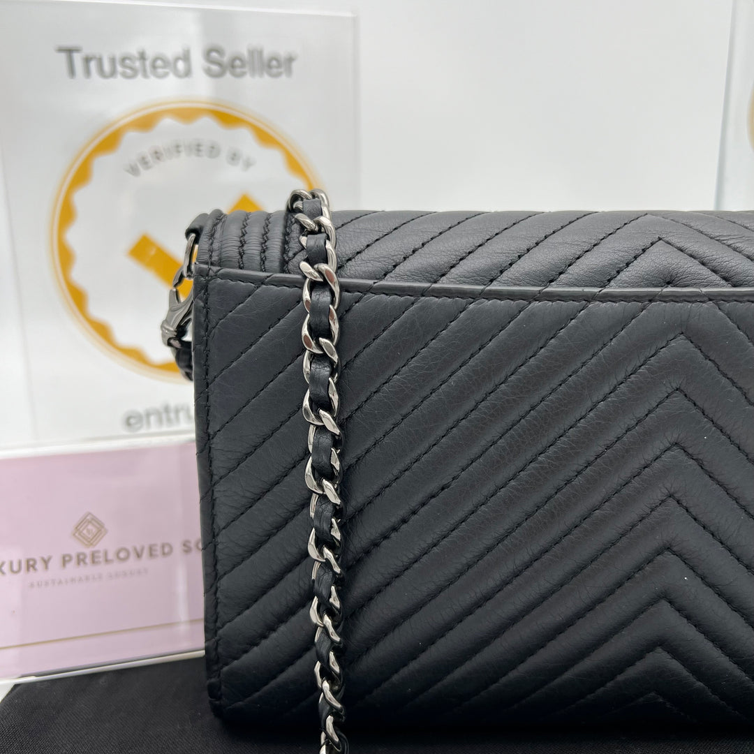 CHANEL CHEVRON CALFSKIN BOY WALLET ON CHAIN