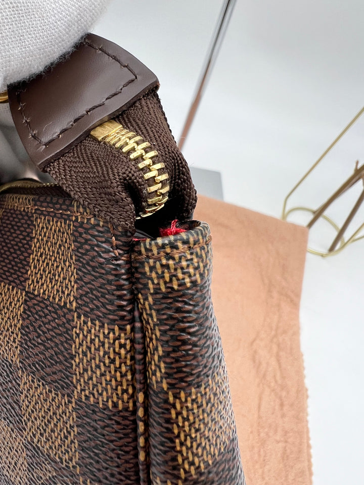 LOUIS VUITTON POCHETTE ACCESSORIES DAMIER