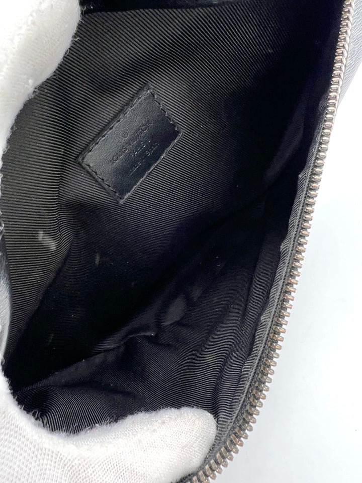 LOUIS VUITTON DISCOVERY BUM BAG