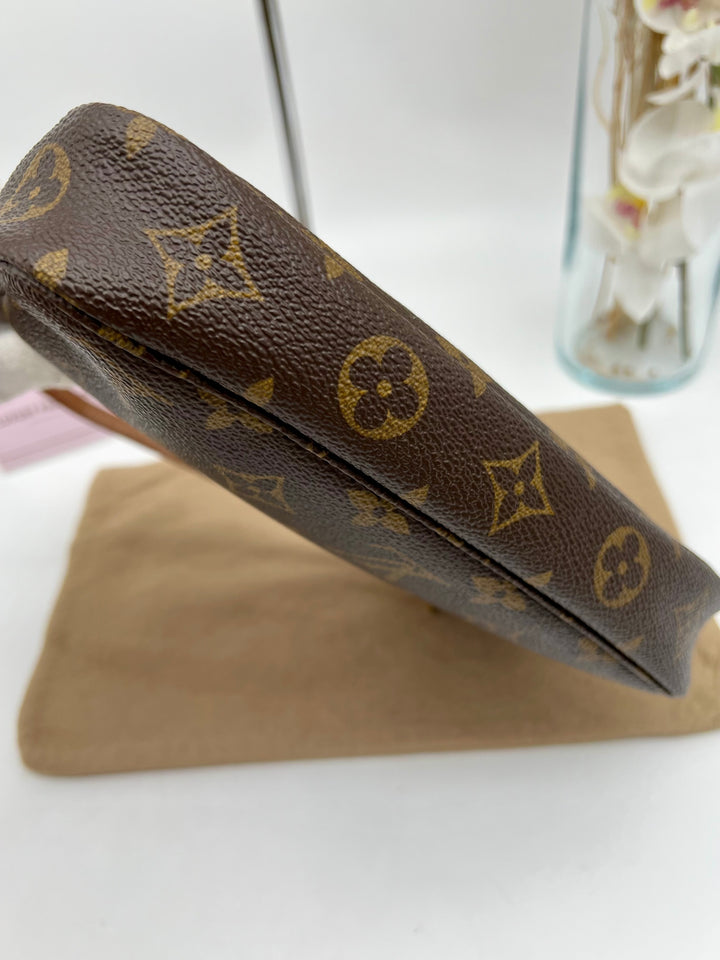 LOUIS VUITTON POCHETTE ACCESSORIES MONOGRAM