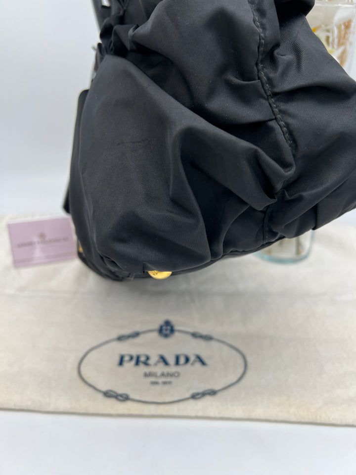 PRADA NYLON PLEATED HANDLE NYLON