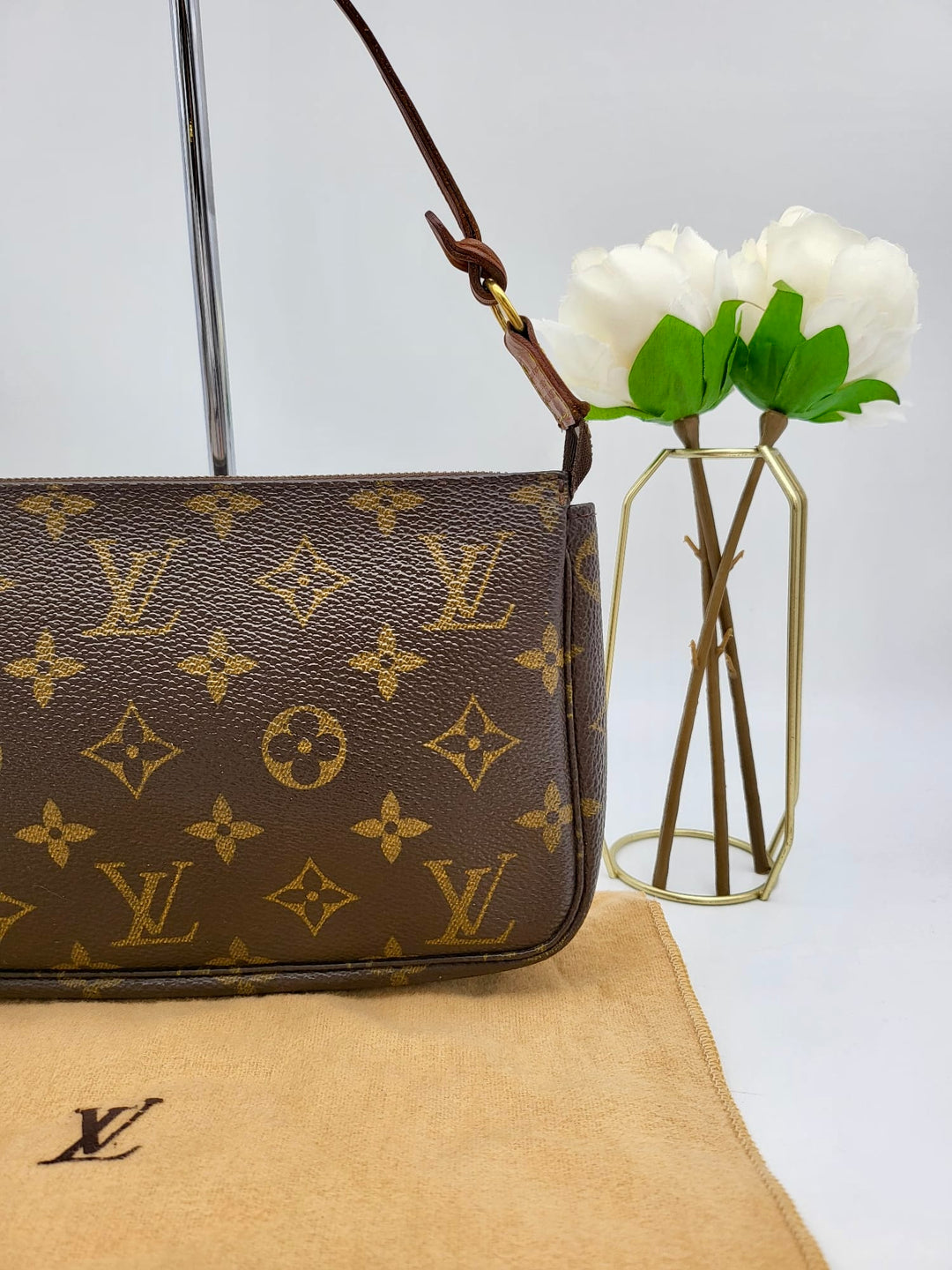 LOUIS VUITTON POCHETTE ACCESSORIES MONOGRAM