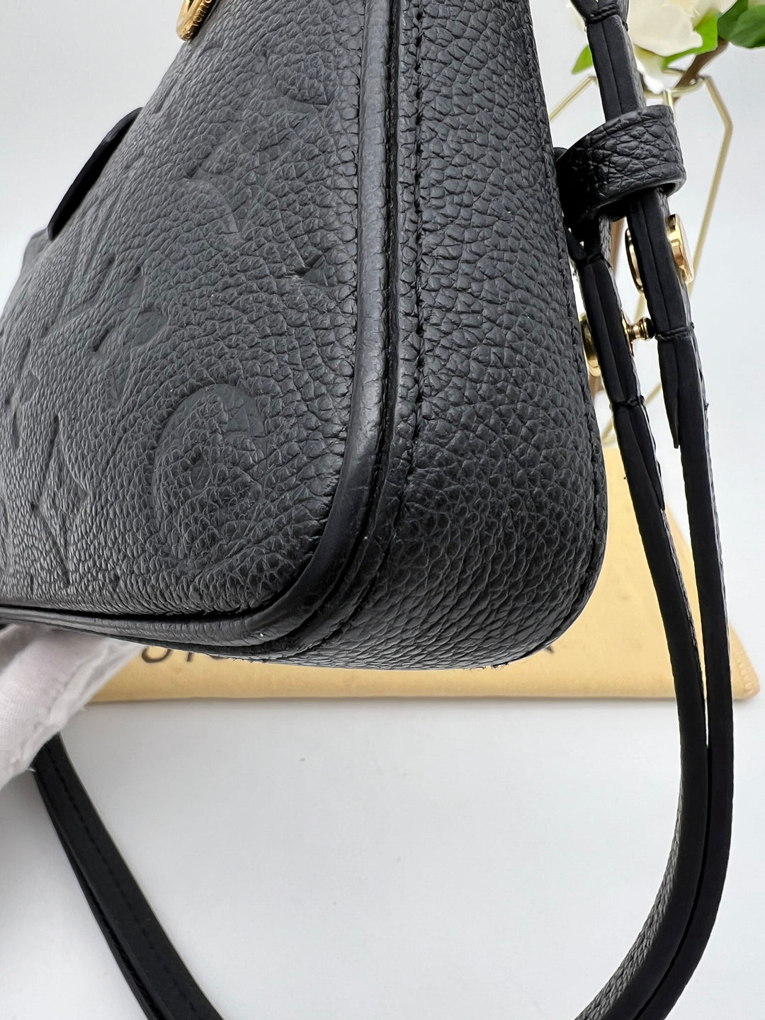 LOUIS VUITTON EASY POUCH EMPRIENTE