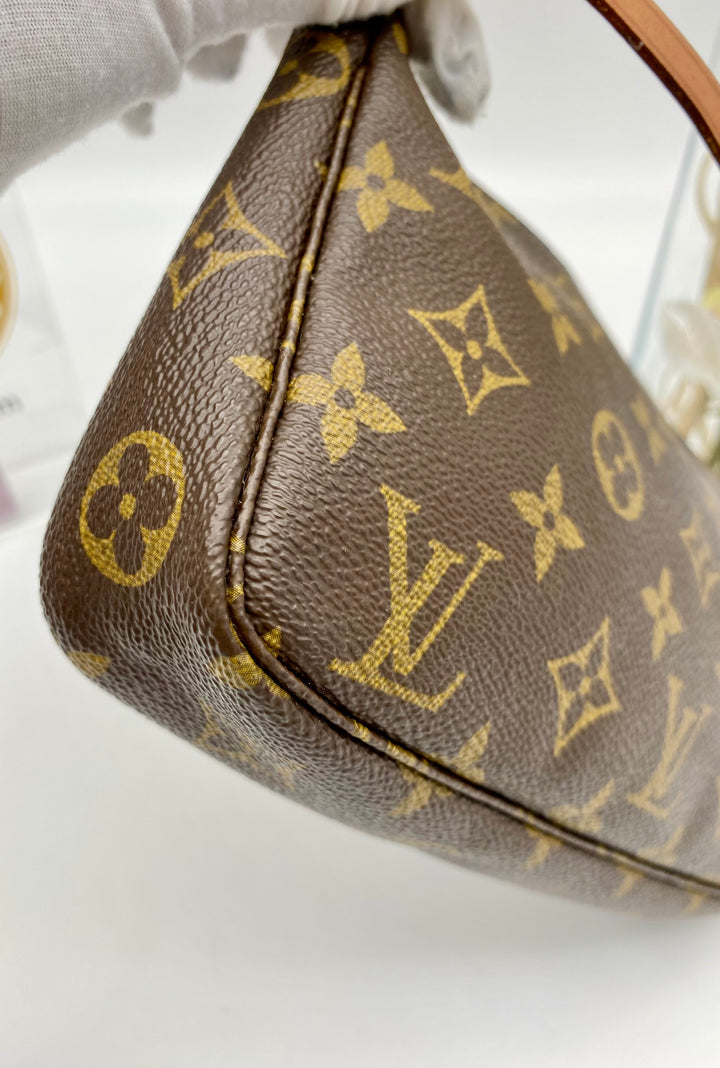 LOUIS VUITTON POCHETTE ACCESSOIRES MONOGRAM