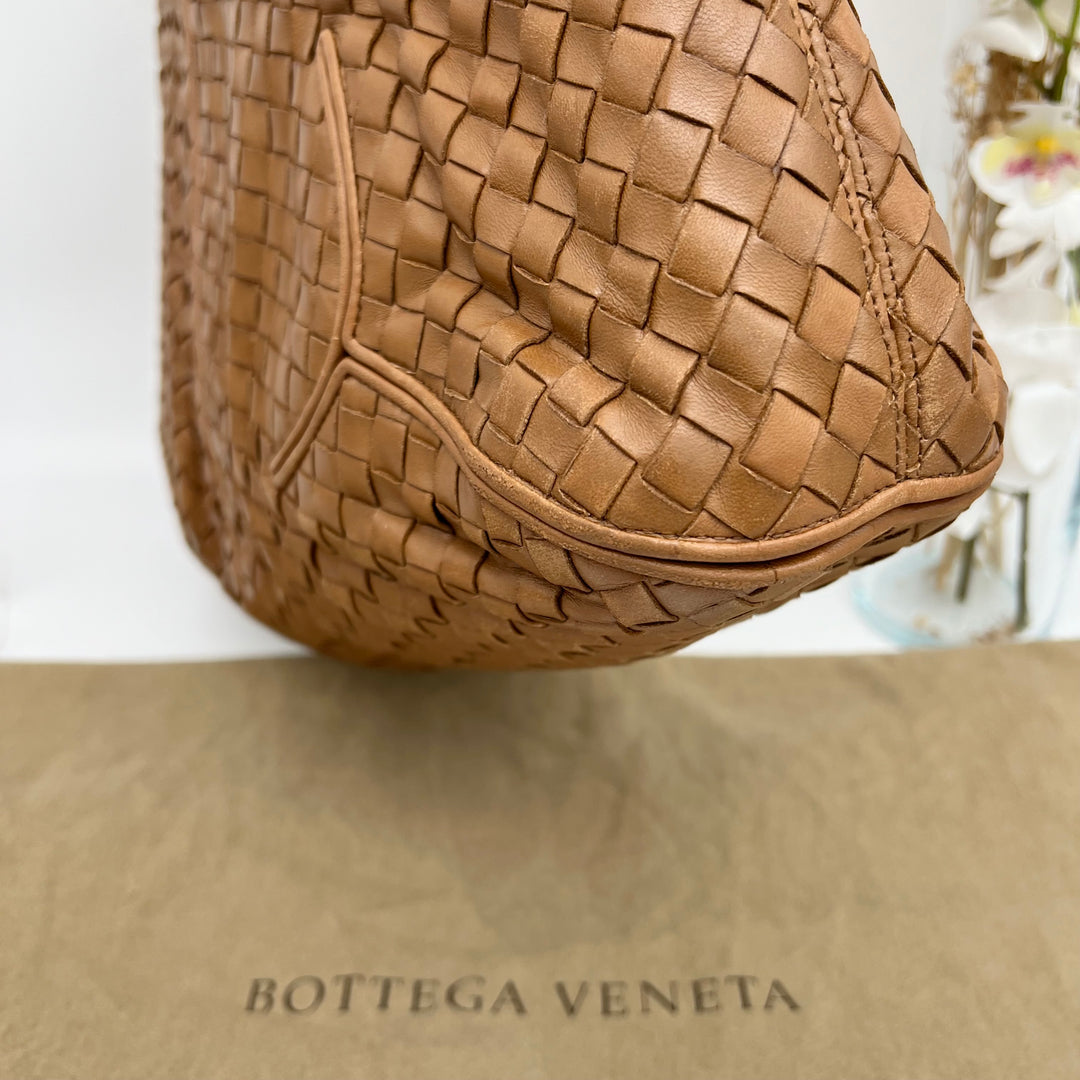 BOTTEGA VENETA INTRECCIATO SHOULDER BAG