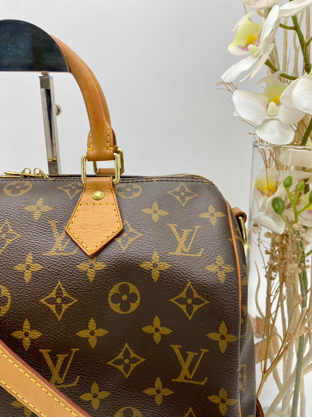 LOUIS VUITTON BANDOULIERE 30 MONOGRAM