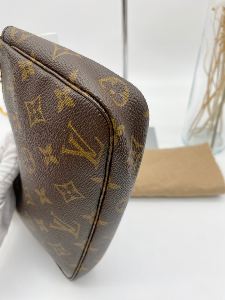 LOUIS VUITTON POCHETTE ACCESSOIRES MONOGRAM