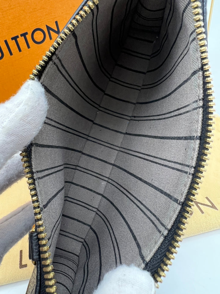LOUIS VUITTON EASY POUCH EMPRIENTE