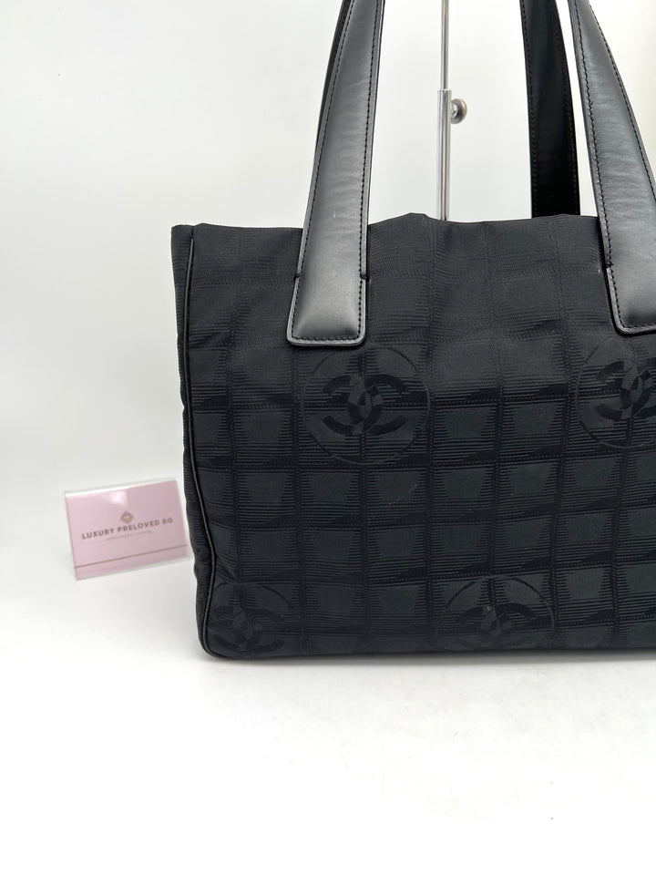 CHANEL TRAVELINE TOTE BAG