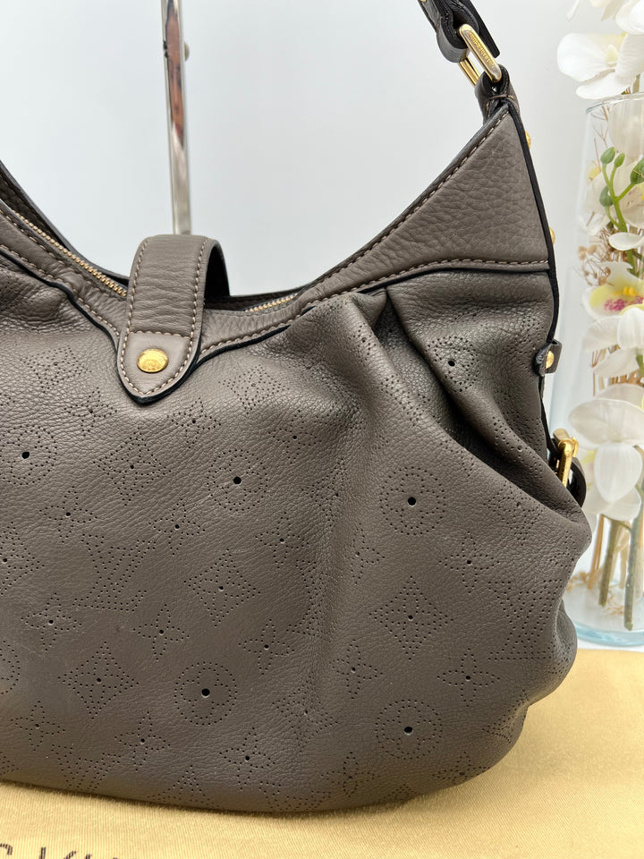 LOUIS VUITTON MAHINA XS HOBO