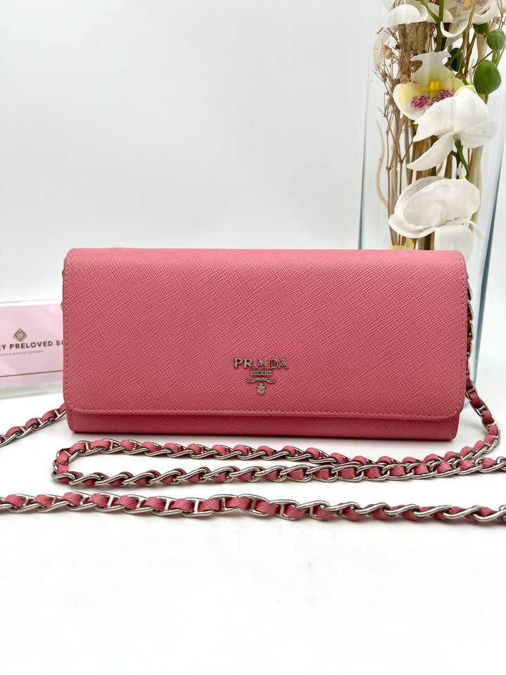 PRADA SAFFIANO WALLET ON CHAN