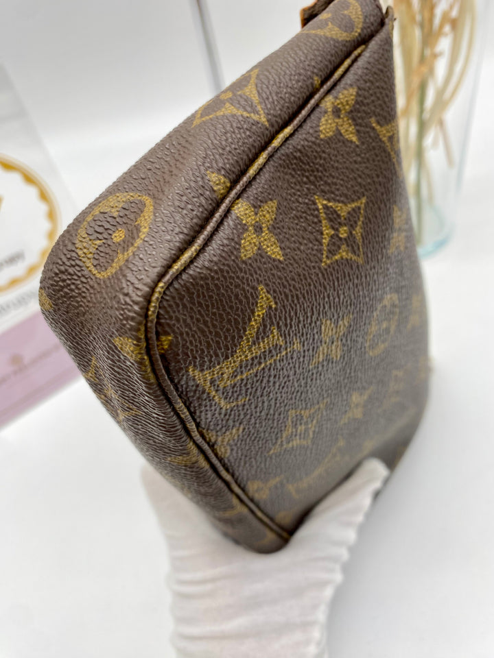 LOUIS VUITTON POCHETTE ACCESSOIRES MONOGRAM