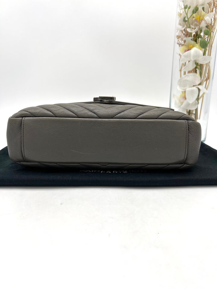 YVES SAINT LAURENT COLLEGE CHEVRON QUILTED BAG SHW MEDIUM