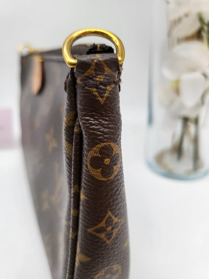 LOUIS VUITTON MULTI POCHETTE