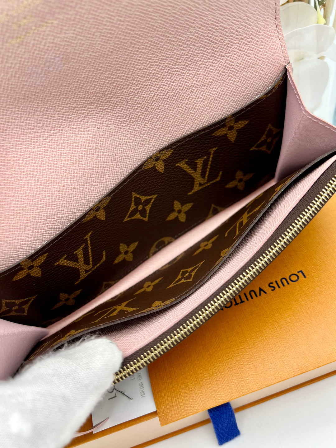 LOUIS VUITTON EMILIE  WALLET ( RFID )