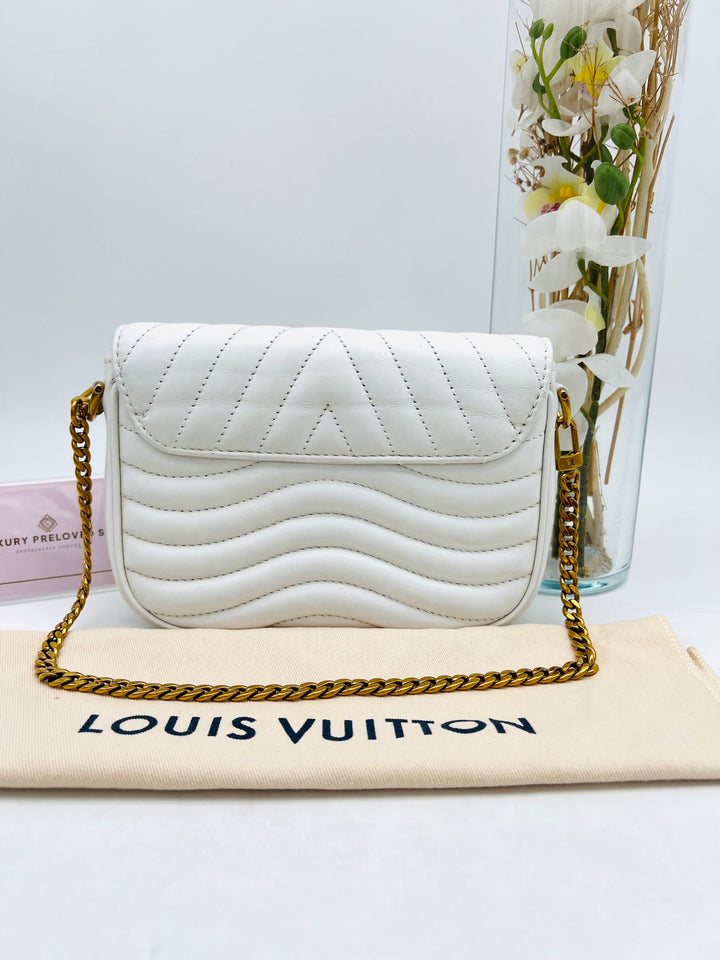 LOUIS VUITTON NEW WAVE MULTI POCHETTE
