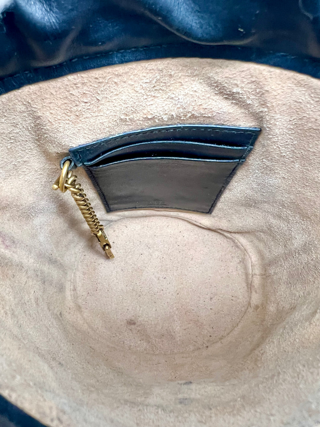 GUCCI MARMONT QUILTED GHW BUCKET BAG