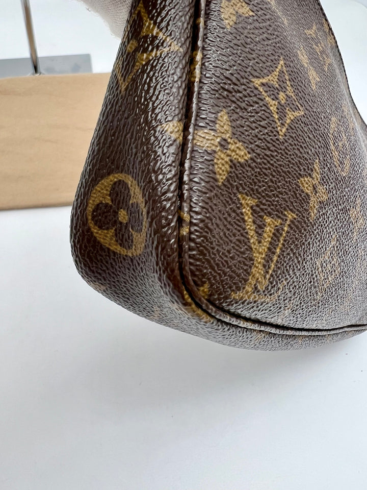 LOUIS VUITTON POCHETTE ACCESSORIES MONOGRAM