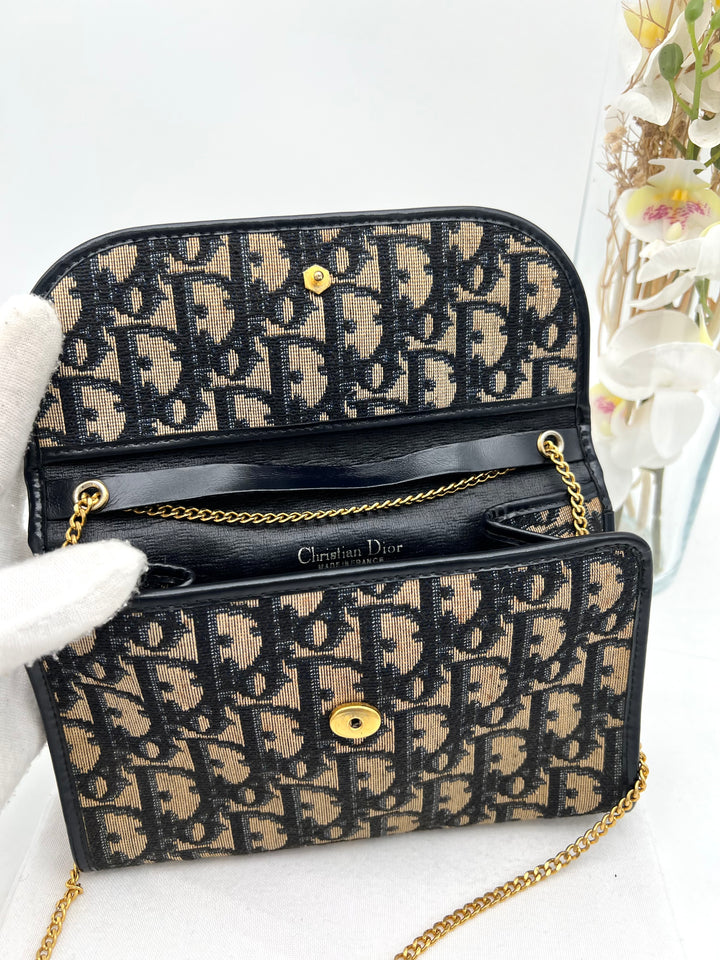 CHRISTIAN DIOR VINTAGE SHOULDER CHAIN BAG