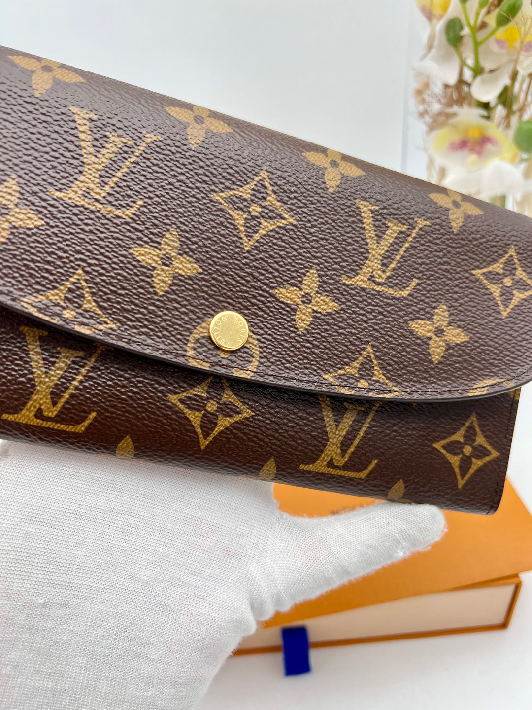 LOUIS VUITTON EMILIE  WALLET ( RFID )