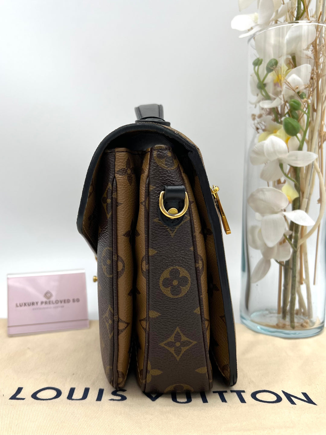 LOUIS VUITTON POCHETTE METIS MONOGRAM REVERSED
