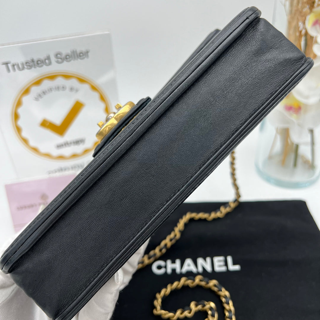 CHANEL QUILTED CC ELEGANT WALLET ON CHAIN LAMBSKIN NAVY/BLACK