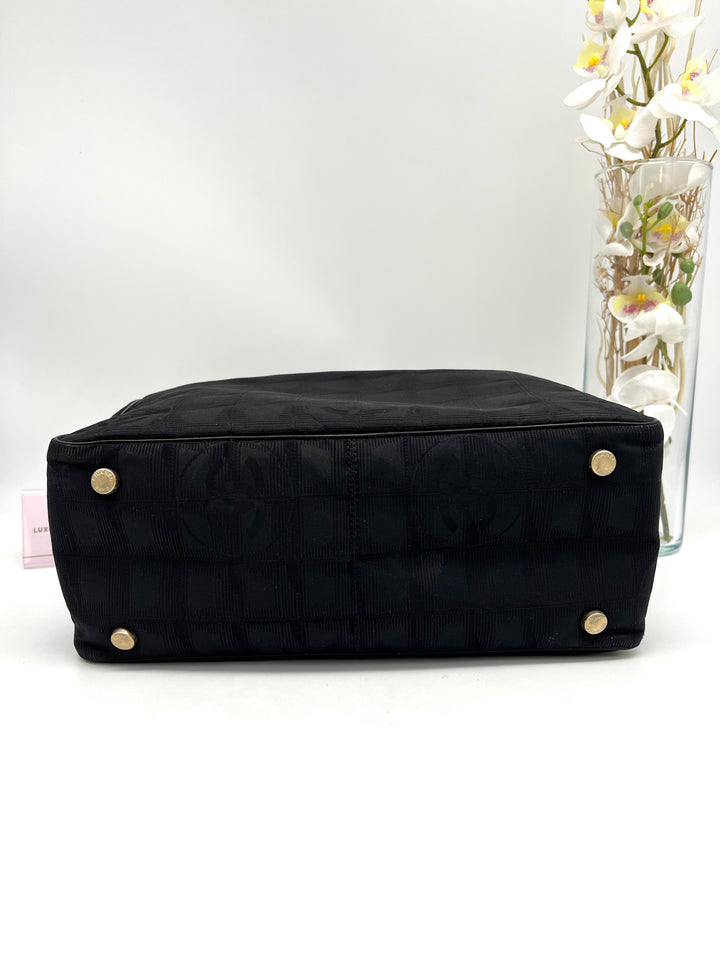 CHANEL TRAVELINE TOTE BAG