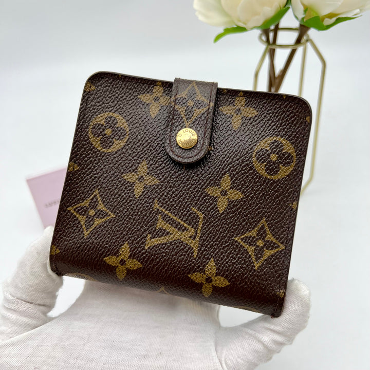 LOUIS VUITTON WALLET MONOGRAM