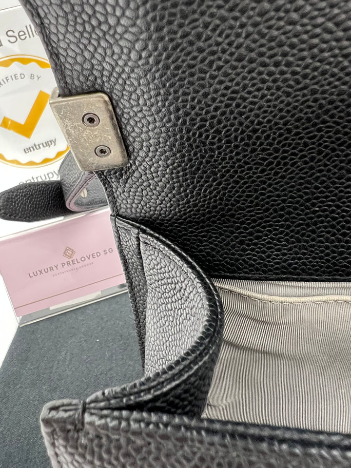 CHANEL CAVIAR OLD MEDIUM BOY