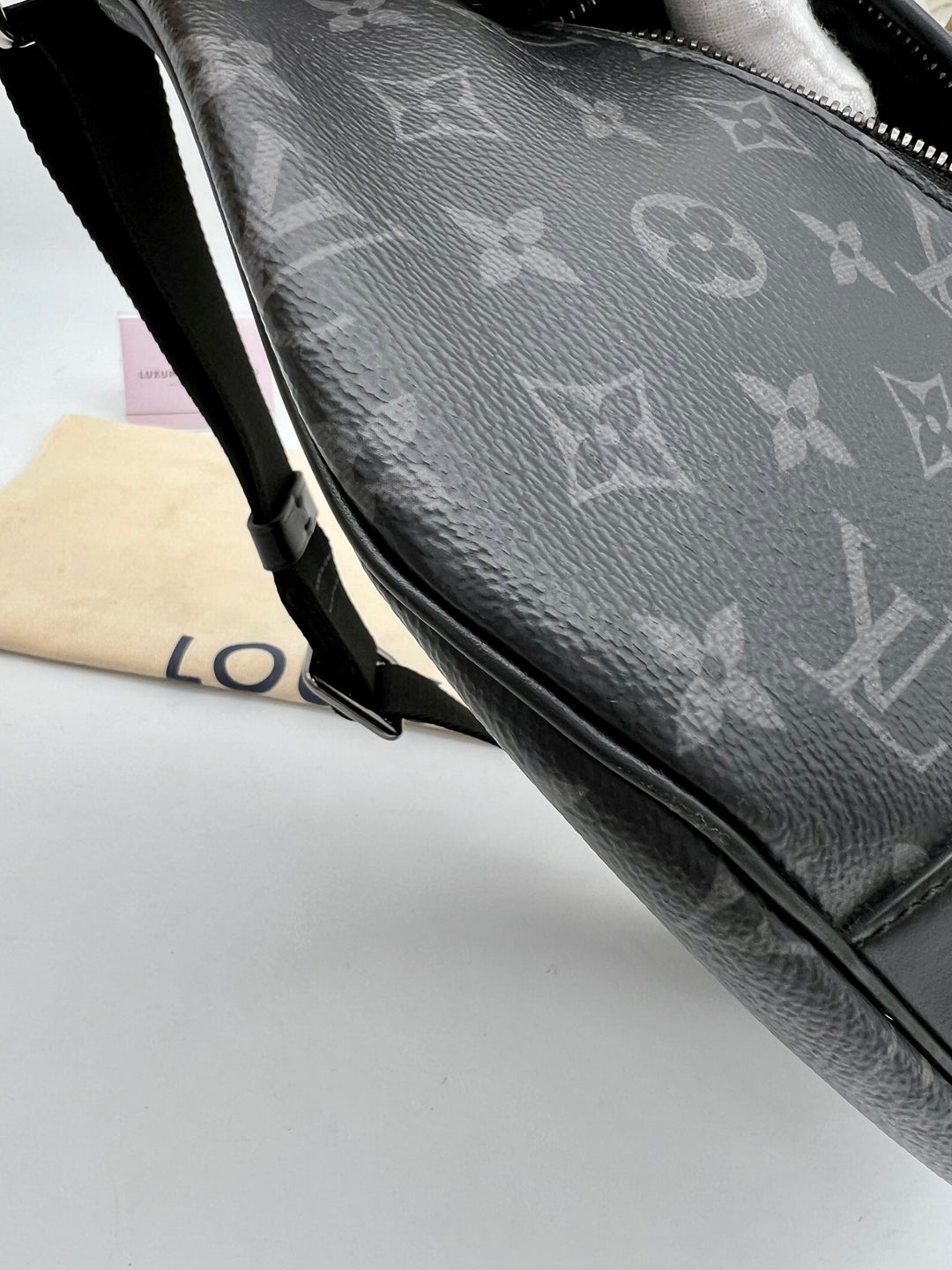 LOUIS VUITTON DISCOVERY BUM BAG